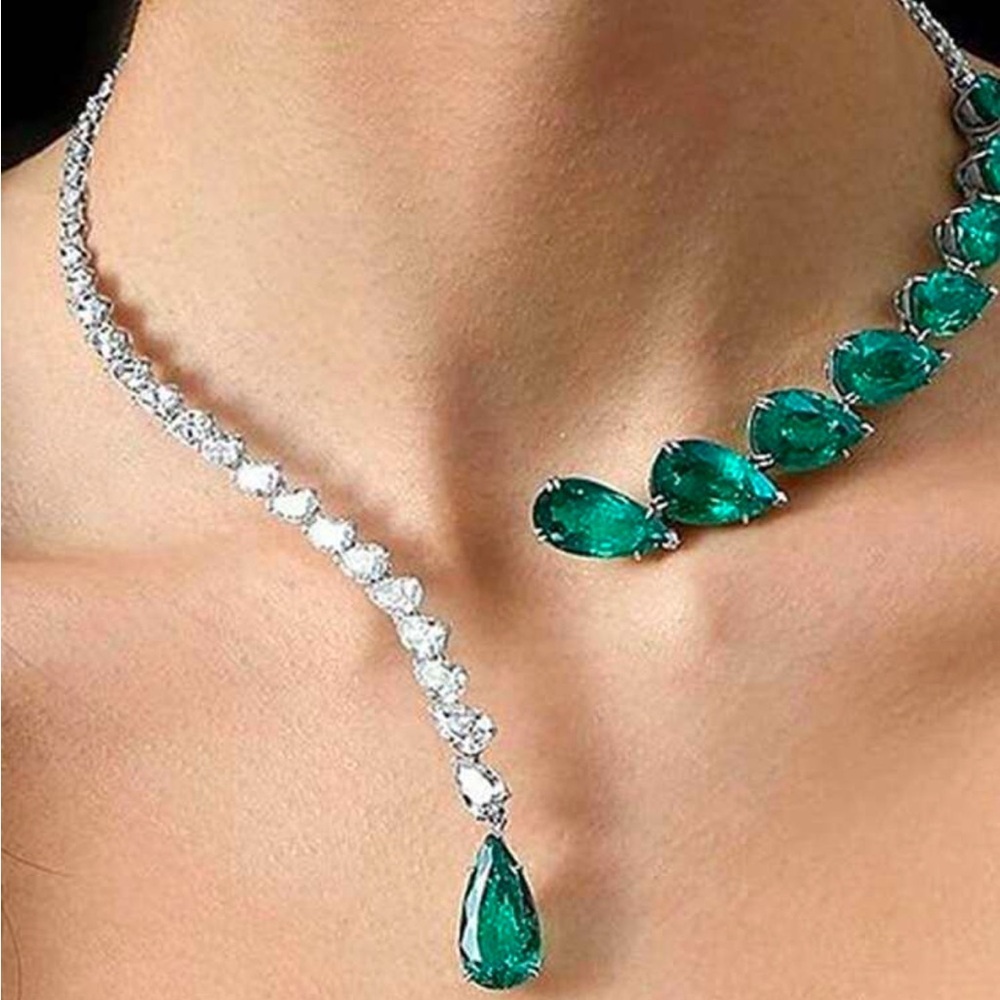 Women's Elegant Emerald and Diamond Necklace